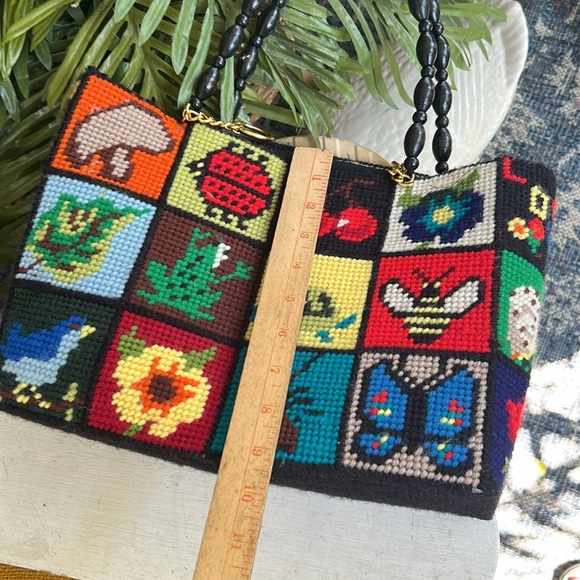 Vintage 70’s Grannycore Needlepoint Handbag with Black Beaded Handles - Picture 8 of 9